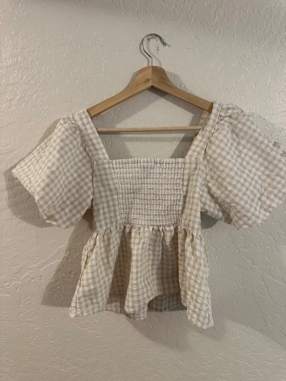 Old Navy Beige and White Gingham Puff Sleeve Peplum Top
